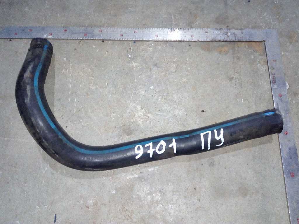 патрубок системы охлаждения б/у